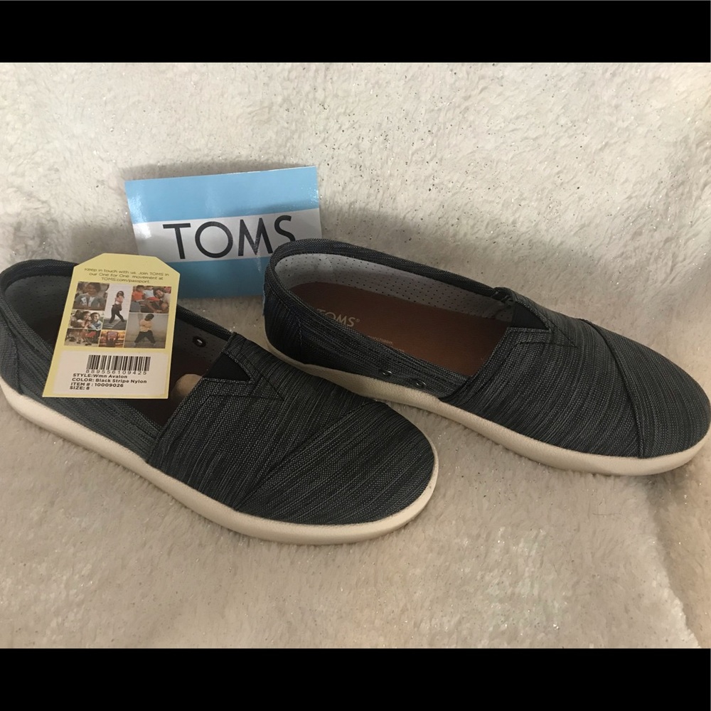 NWT Toms women’s 8